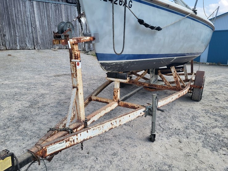 capri-sailboat-w/-single-axle-bumper-trailer-and-johnson-sailmaster-motor-image-10