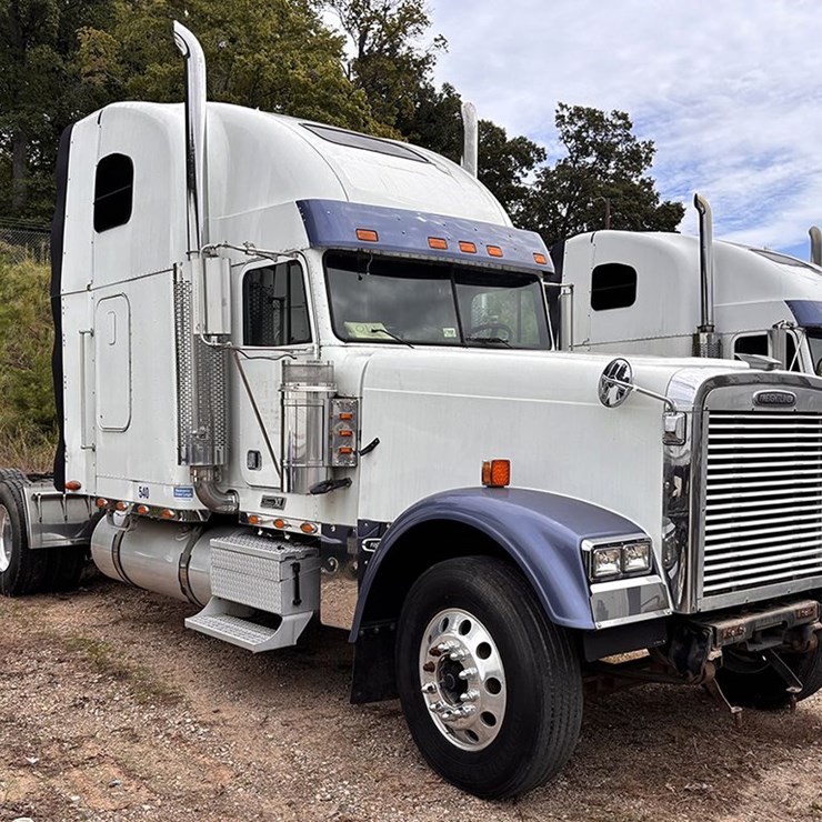 2002 FREIGHTLINER FLD120 CLASSIC