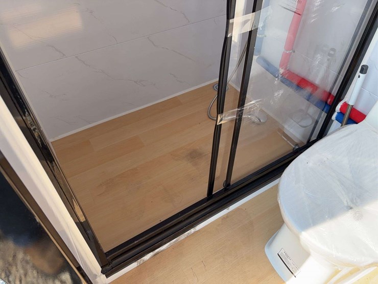 mobile-toilet-with-shower-image-10