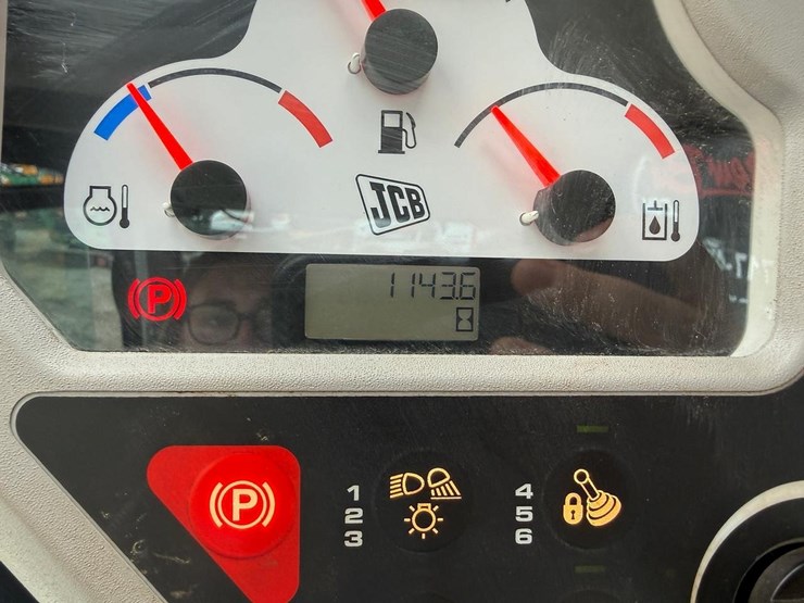 2019-jcb-2ts-7t-image-21
