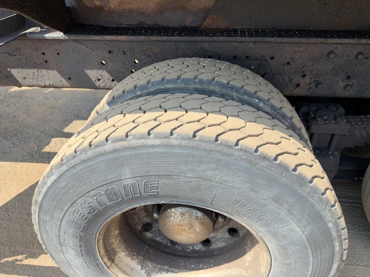 1996-ford-ltl9000-image-16