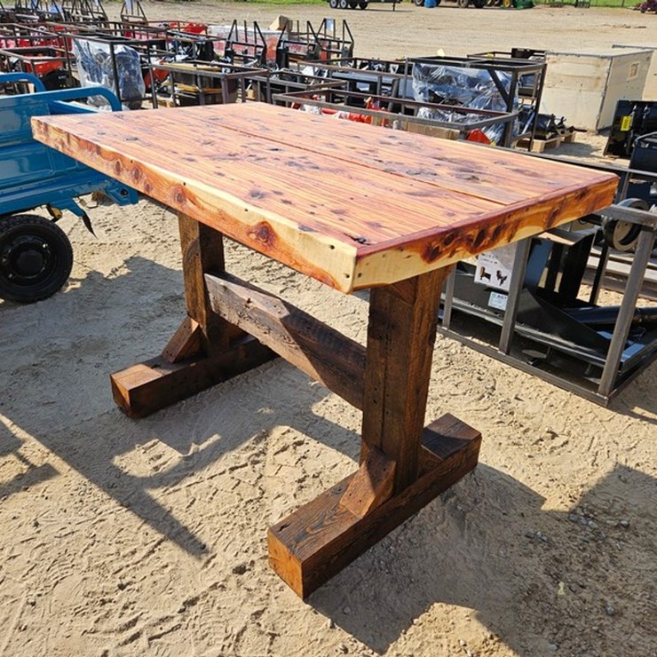 #205 • 48" x 60" Cedar To[p Table