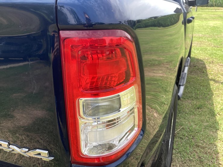 2021-dodge-1500-image-32