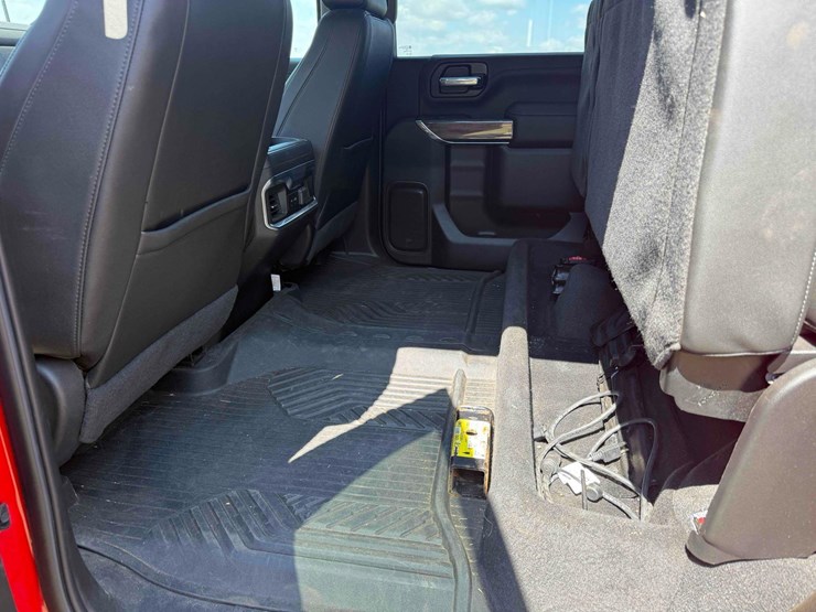 2022-chevrolet-3500-image-22