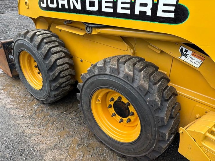 john-deere-250-image-13