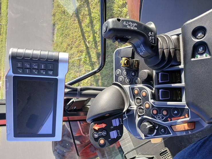 2023-kubota-m7-174-image-6