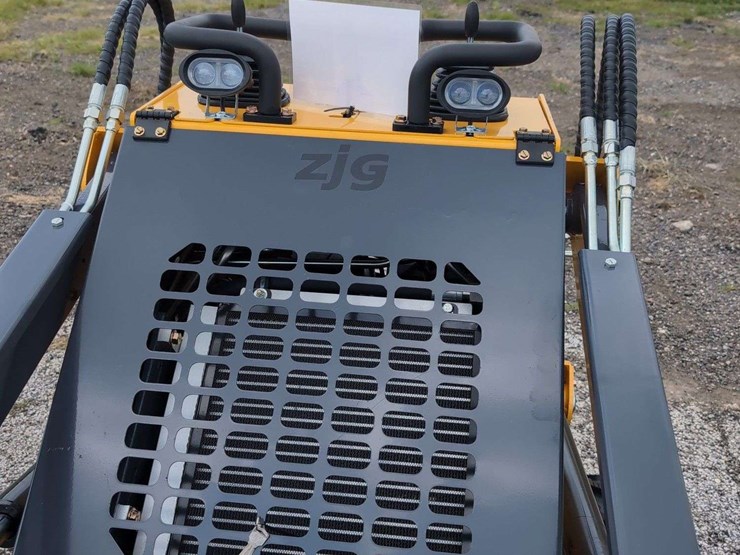 zjg-mini-skid-steer-loader-zj-380-(yellow)---15hp-image-4