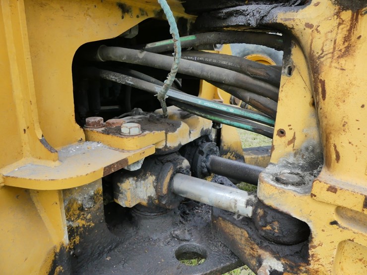 2004-caterpillar-416d-image-15