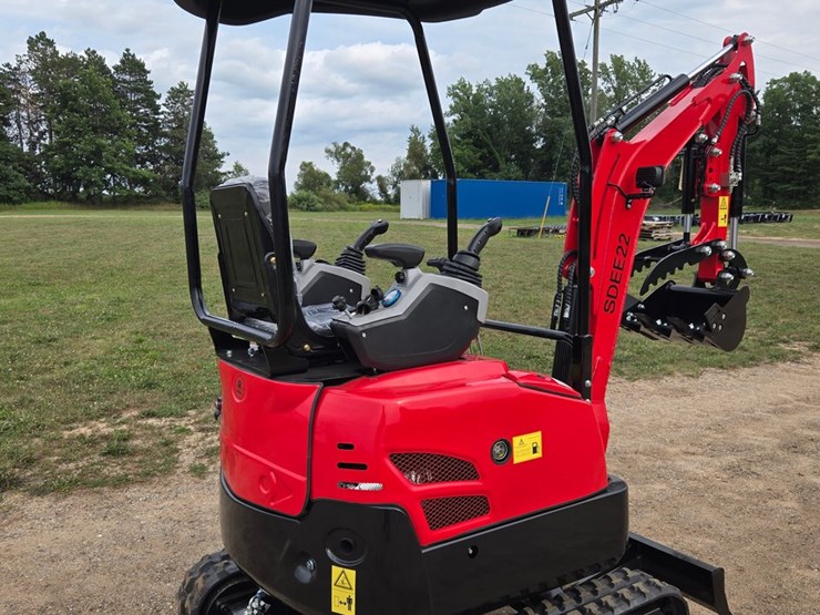#2016-•-sdee22-diesel-mini-excavator-image-8