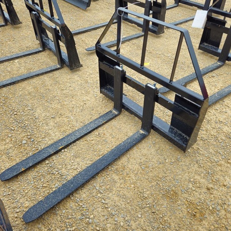 #212 • 2026 Mower King SA 48" Pallet Fork