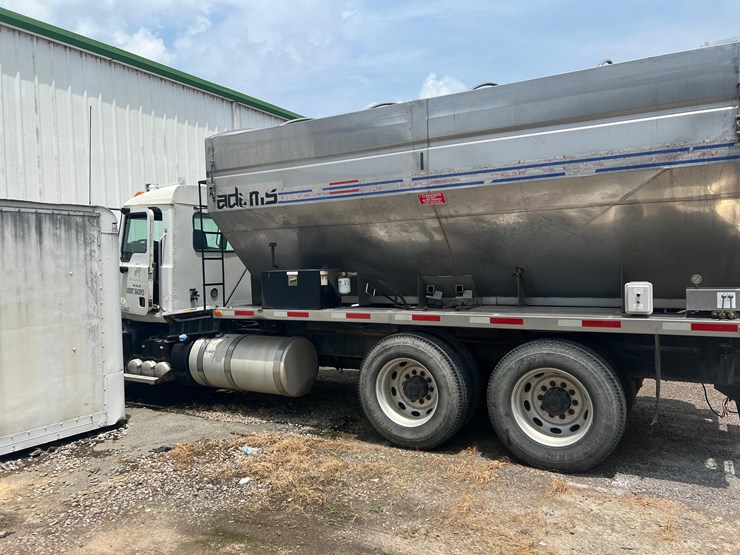 mack-cxu-tender-truck-image-25