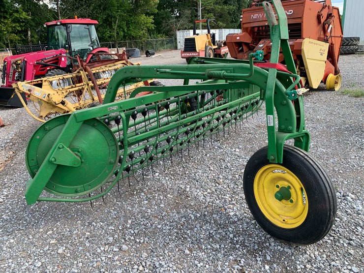 john-deere-hay-rake-image-1