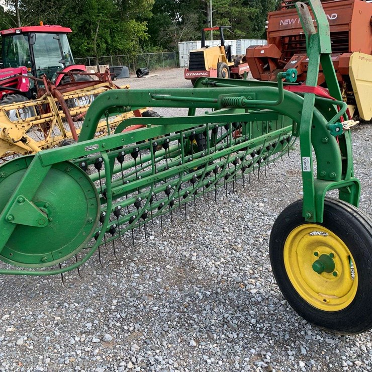 JOHN DEERE HAY RAKE
