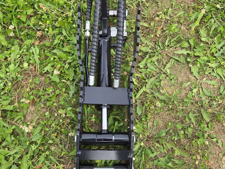 #2055-•-mini-excavator-thumb-clamp-image-3