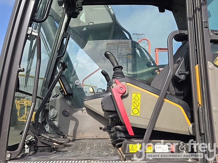 2019-volvo-ec300el-image-69