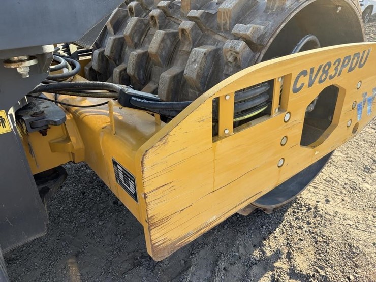 2021-xcmg-cv83pdu-vibratory-roller-image-9