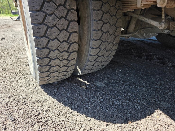 f450-utility-service-truck-image-26
