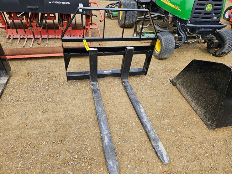 #226-•-kivel-48"-3500-lb-pallet-fork-image-8