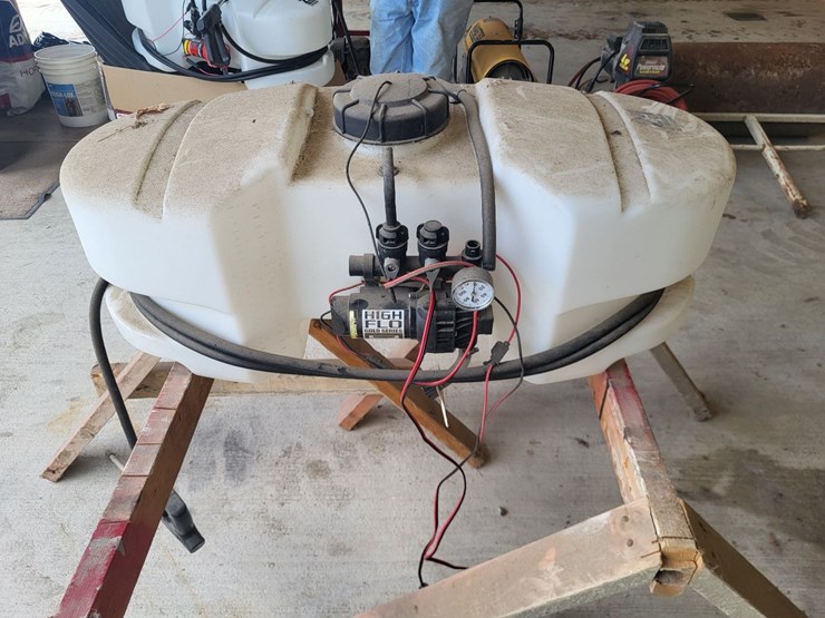 fimco-electric-sprayer-w/poly-tank-and-spray-wand-image-5