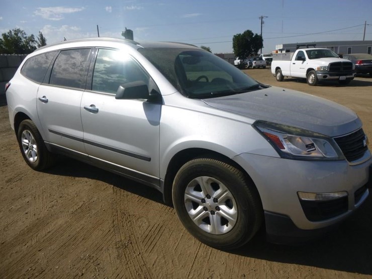 2016-chevrolet-traverse-image-2
