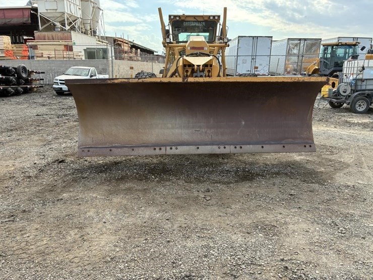 2010-caterpillar-143h-image-7