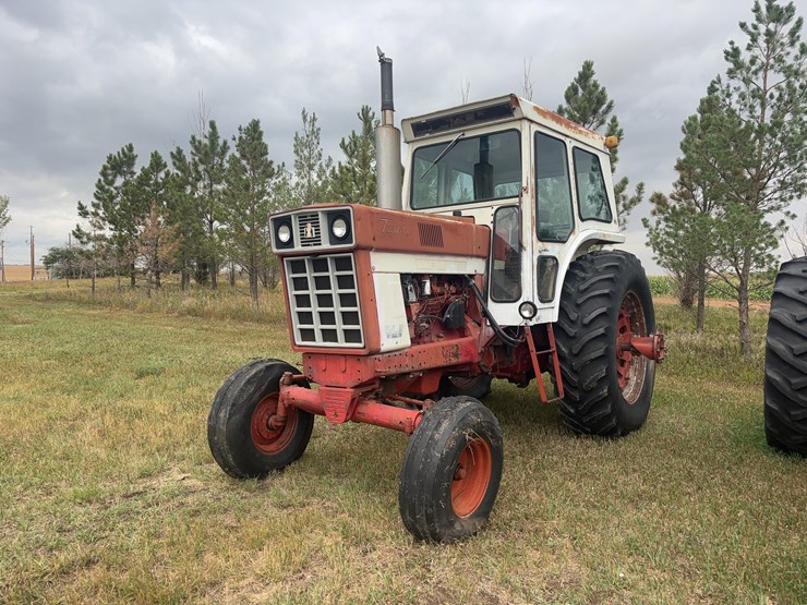 farmall-f1066-tractor-image-7