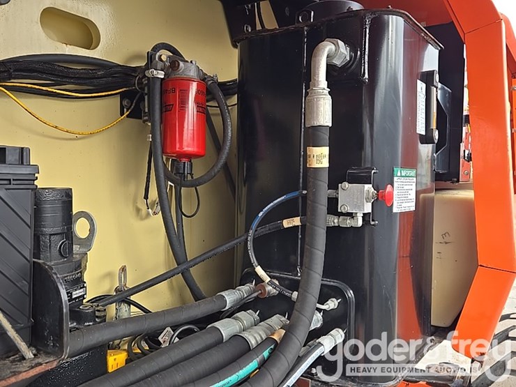 2016-jlg-800aj-image-37