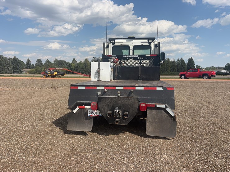 2016-freightliner-cascadia-125-flatbed-truck-image-6