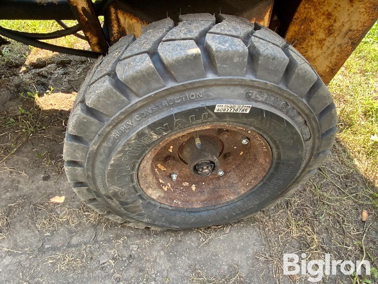 mobility-12812w-forklift-image-13