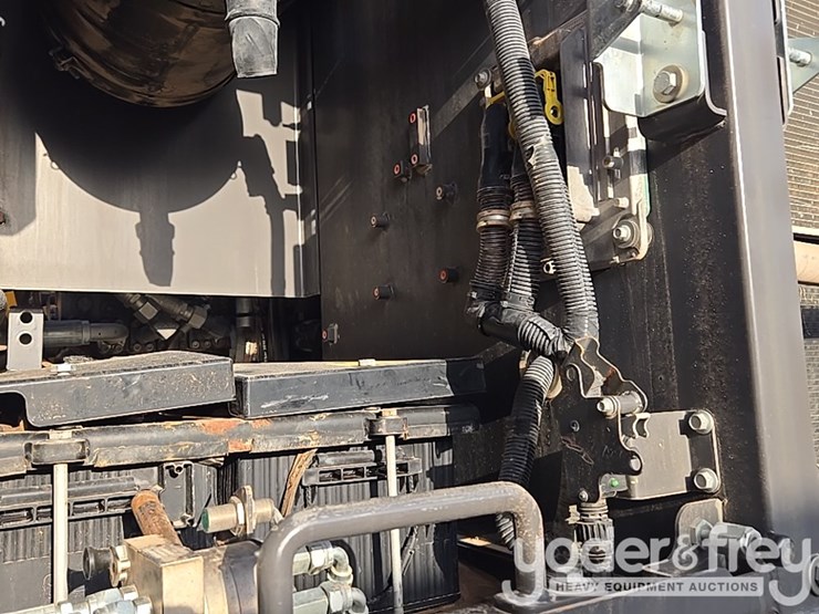 2020-volvo-ec300el-image-33