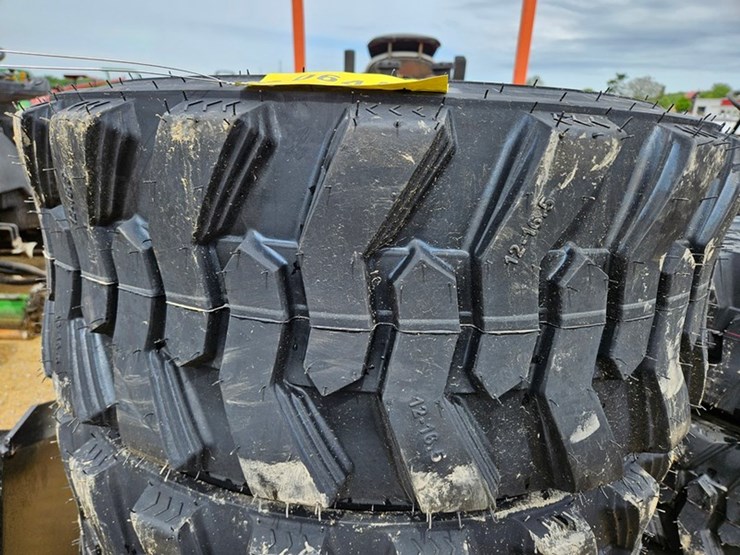 #230-•-4---forerunner-12-16.5-nhs-tires-image-3