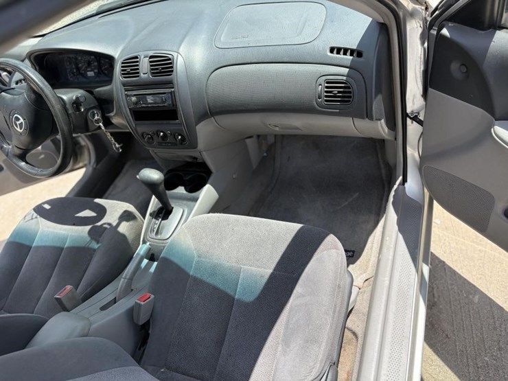 l1---2003-mazda-protege-lx-image-17