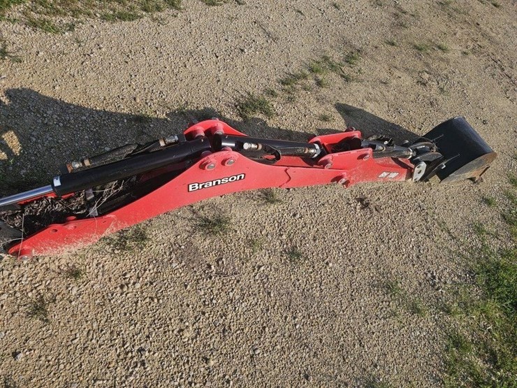 branson-bh-100-backhoe-image-1