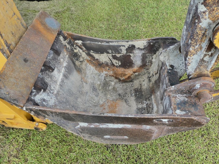 caterpillar-420d-image-18