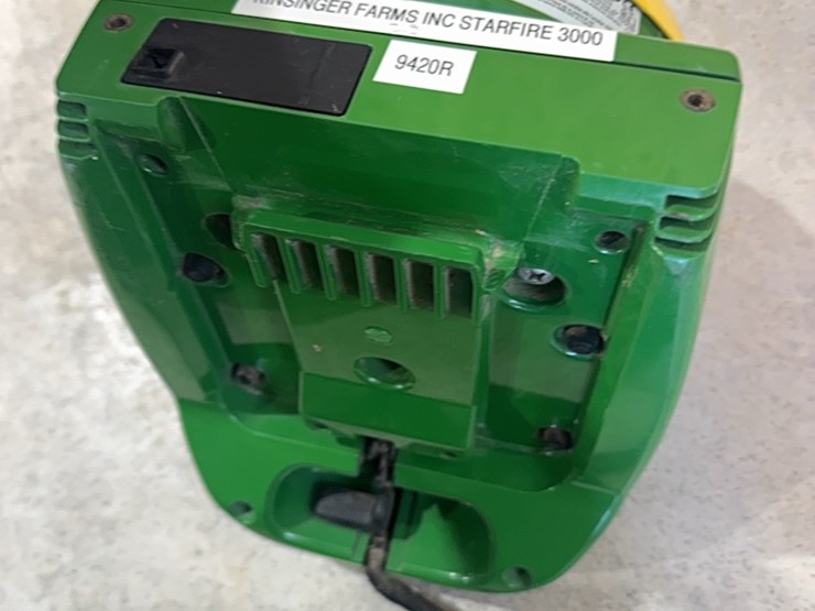 john-deere-300-image-7