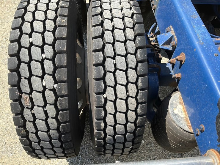 2018-kenworth-t680-image-26