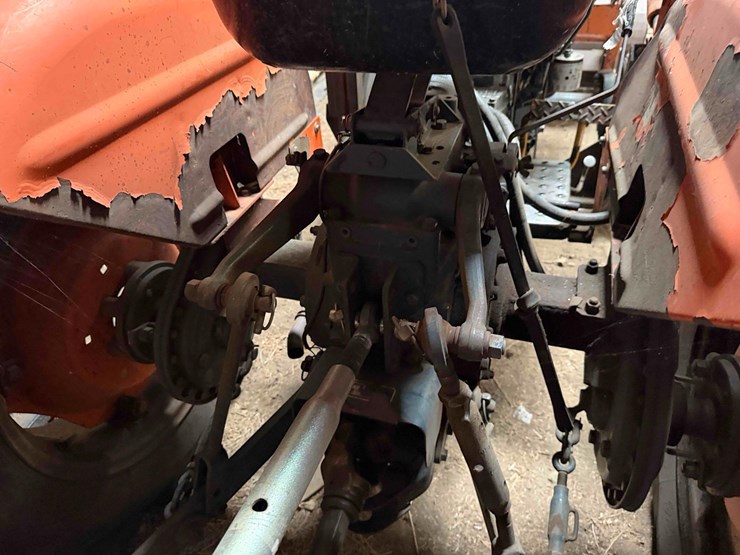 245-kubota-tractor-image-14