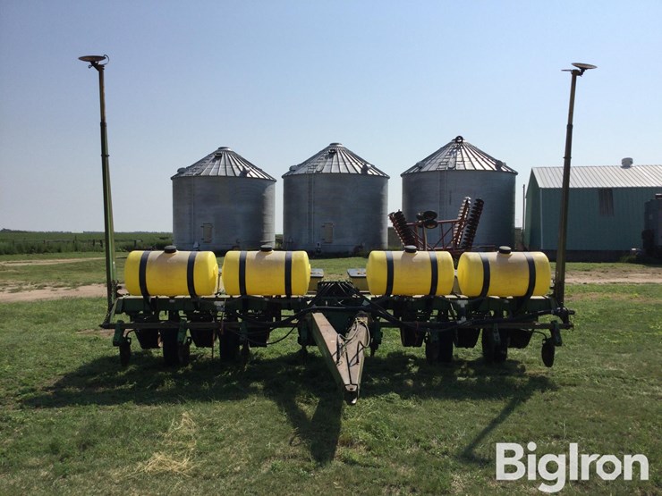 john-deere-7000-image-1