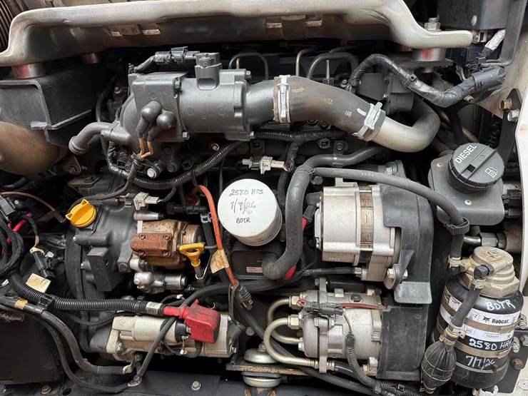 2020-bobcat-t770-image-15