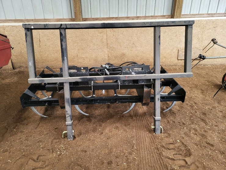 2018-marcrest-bg42-bale-grapple-w/skid-loader-mounting-plate-and-removable-bale-guard---one-owner-like-new-image-16