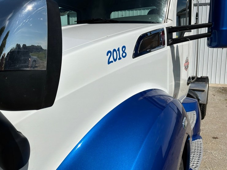 2018-kenworth-t680-image-13
