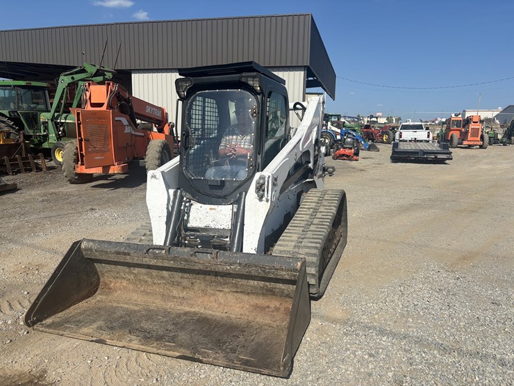 2012-bobcat-t870-image-7