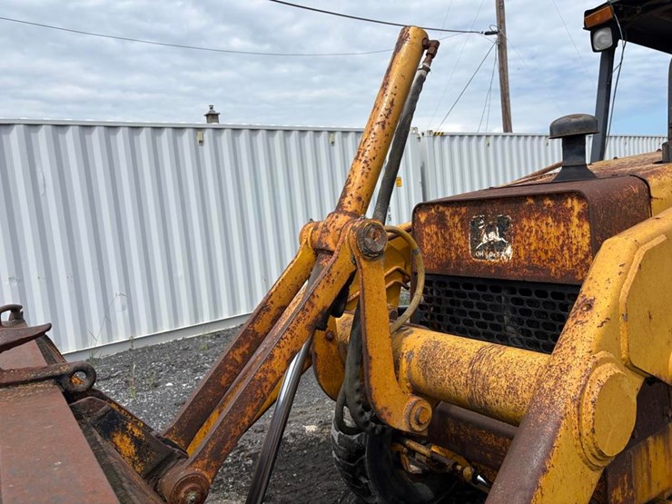 deere-210c-image-5