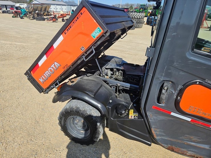 2015-kubota-rtv-x1100c-image-23
