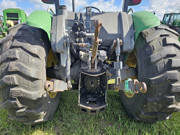 2005-john-deere-5225-image-5