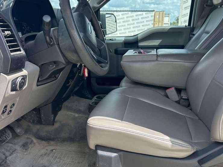 2017-ford-f150-image-15