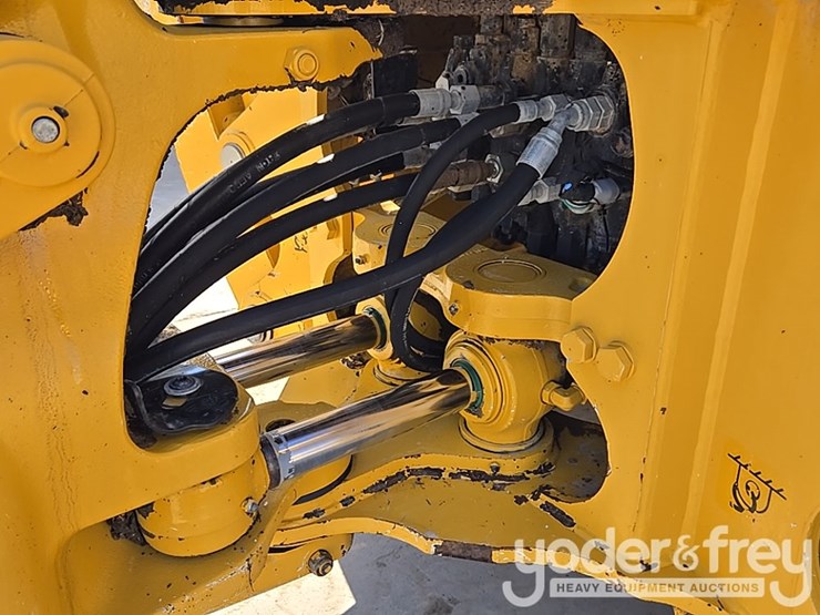 2019-deere-310sl-image-28