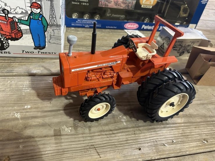 allis-chalmers-model-two-twenty-tractor-set-image-3