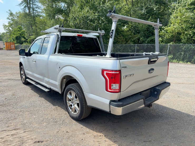 2015-ford-f150-xlt-image-3
