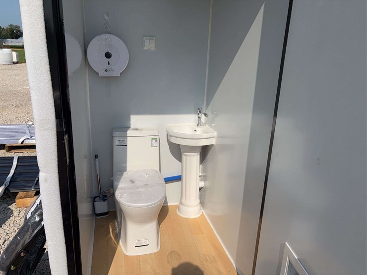 mobile-toilets-image-9